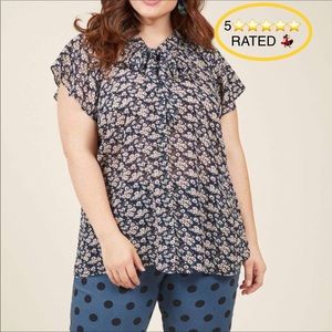 Last NWOT LAST PRICEDROP💃🏽TieNeckFlutterSleeve Top